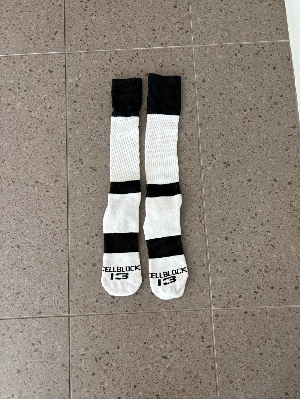 Cell block 13 - Black & White Athletic Crew Socks